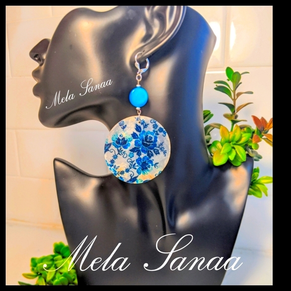 3/$30 ✨Capiz Shell Vintage Boho Dangle Drop Earring✨ - Picture 3 of 5